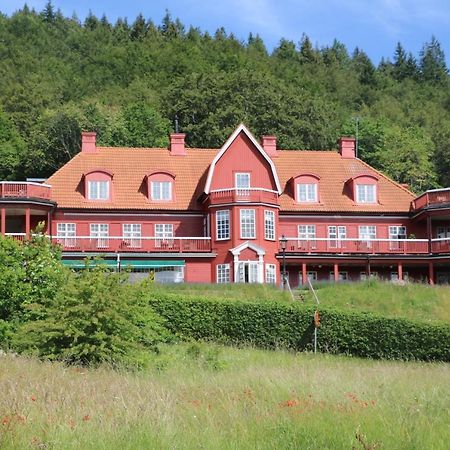 Ombergs Turisthotell Ödeshög Esterno foto
