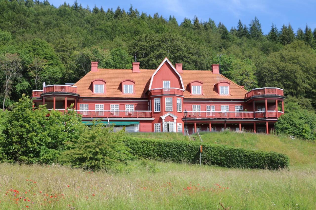 Ombergs Turisthotell Ödeshög Esterno foto