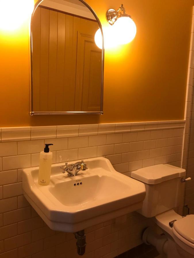 Ombergs Turisthotell Ödeshög Esterno foto