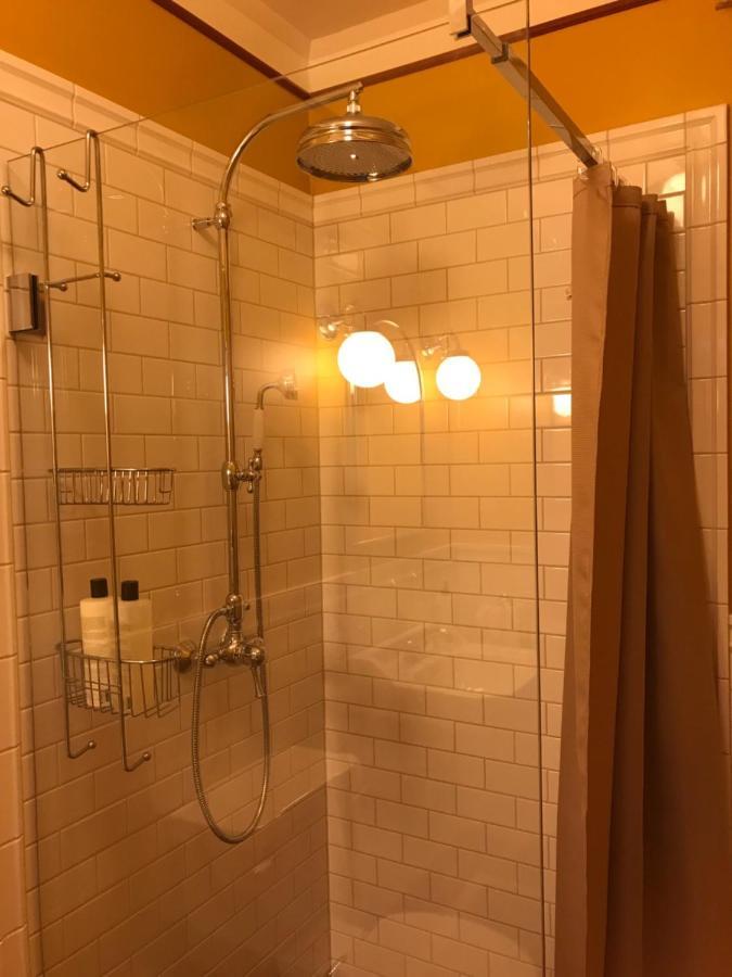 Ombergs Turisthotell Ödeshög Esterno foto