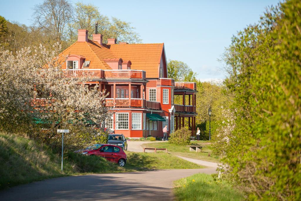 Ombergs Turisthotell Ödeshög Esterno foto